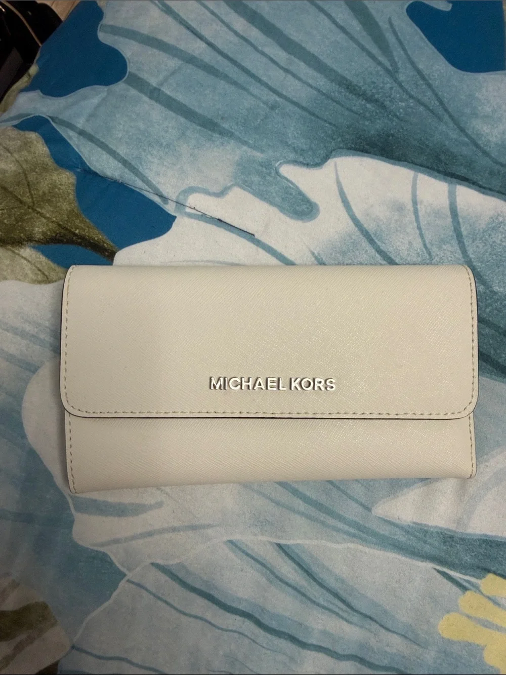 Michael Kors White Saffiano Leather Trifold Wallet with Silver Logo